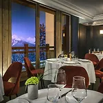 Apogee Courchevel, Oetker מלון 5*