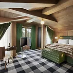 Apogee Courchevel, Oetker Courchevel